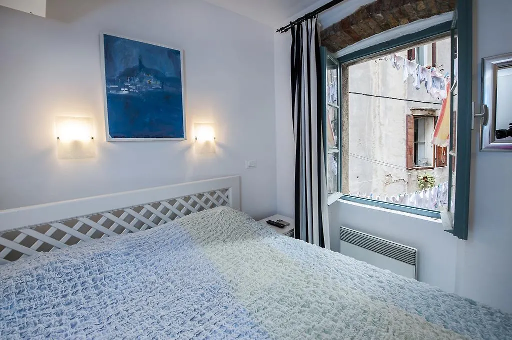 Apartment Art Rovigno 0*,  Croazia