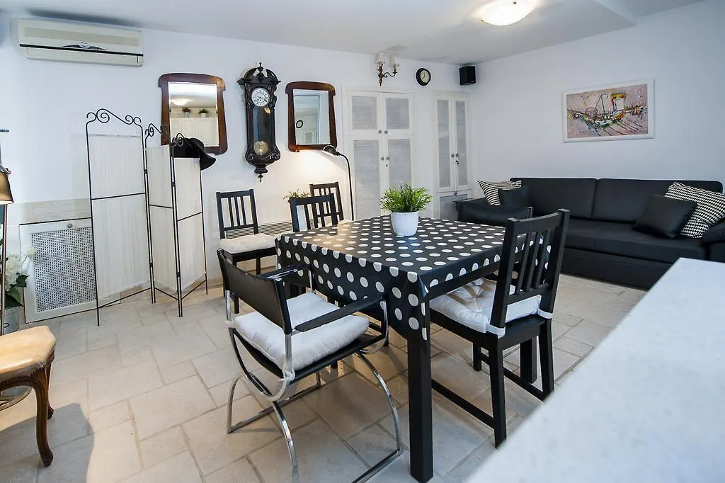Apartment Art Rovigno Croazia