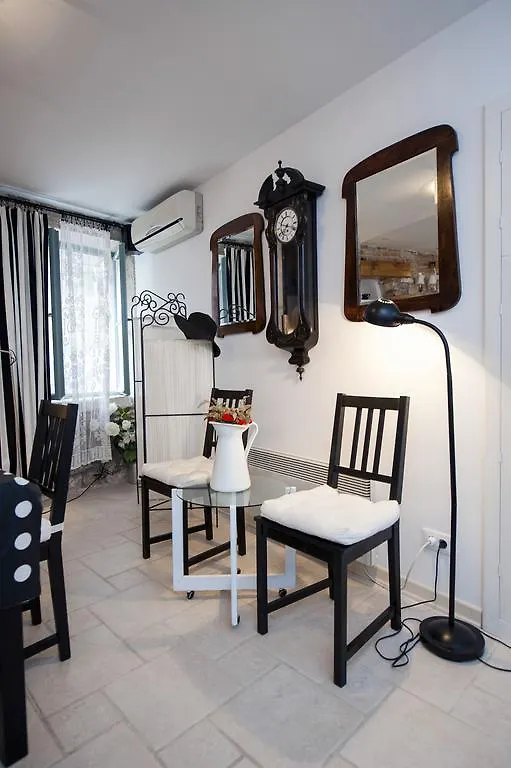 Apartment Art Rovinj 0*,